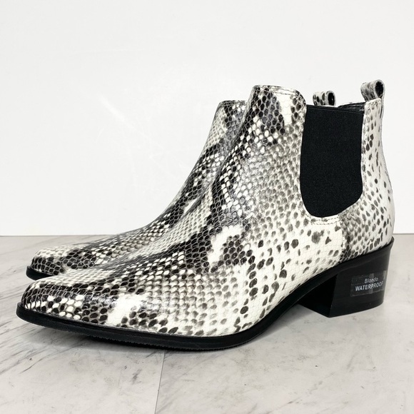 New! Blondo Emelia Chelsea Bootie 8M - Picture 1 of 13